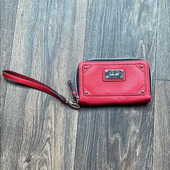 Red Nine West Wallet, new - Picture 1 of 2